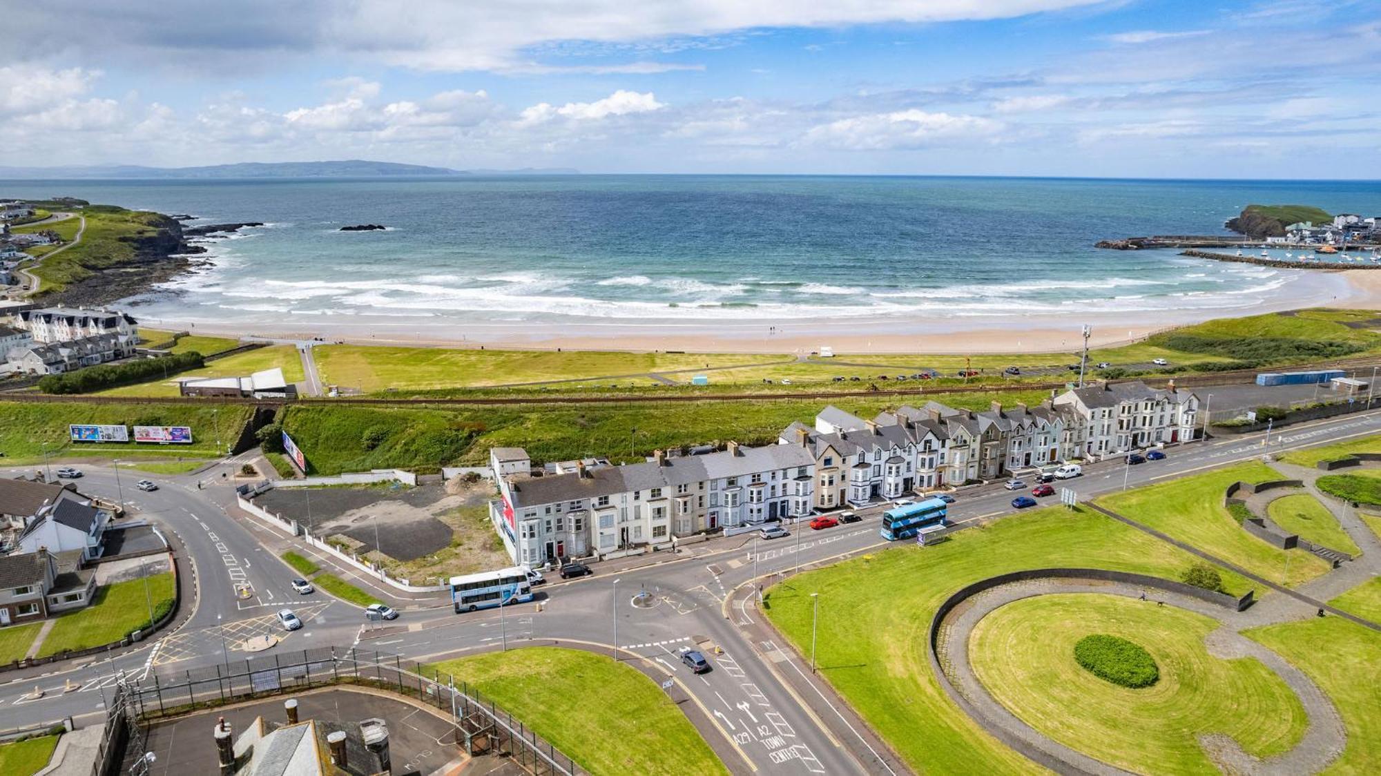 6 Dunluce Park - Portrush By The Sea Apartment Bagian luar foto
